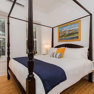 Battery Carriage House Classic